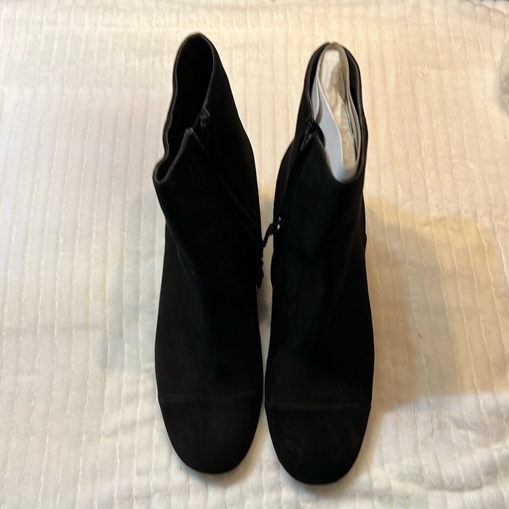 Halogen Black suede ankle boots size 12M